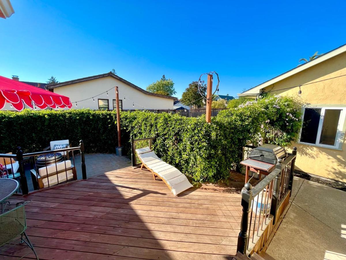 Spacious Renovated Petaluma Home- Pool Table, Fire Pit, Parking Екстериор снимка