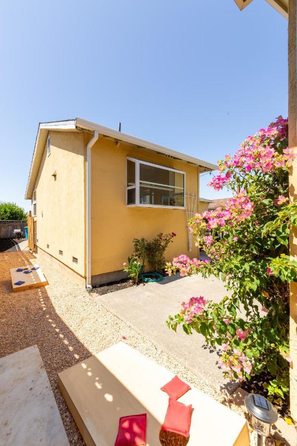 Spacious Renovated Petaluma Home- Pool Table, Fire Pit, Parking Екстериор снимка